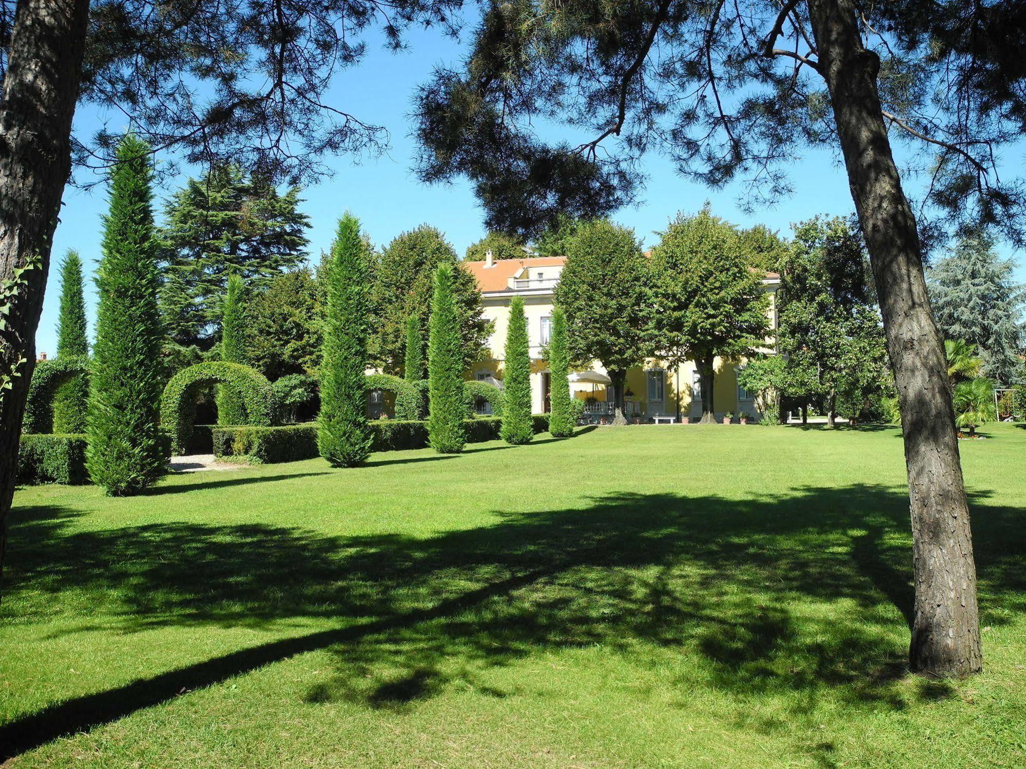 Villa Verganti Veronesi Inveruno Bagian luar foto